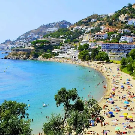 Near With Pool Ρόζες