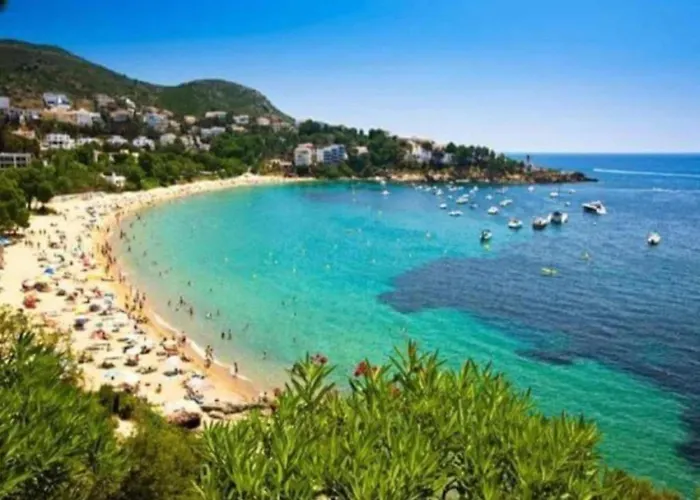 Διαμέρισμα Near With Pool