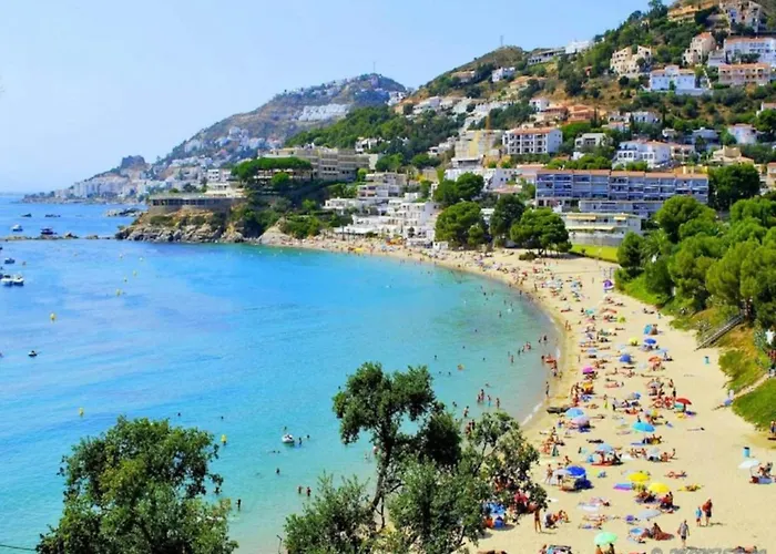 Near With Pool Ρόζες